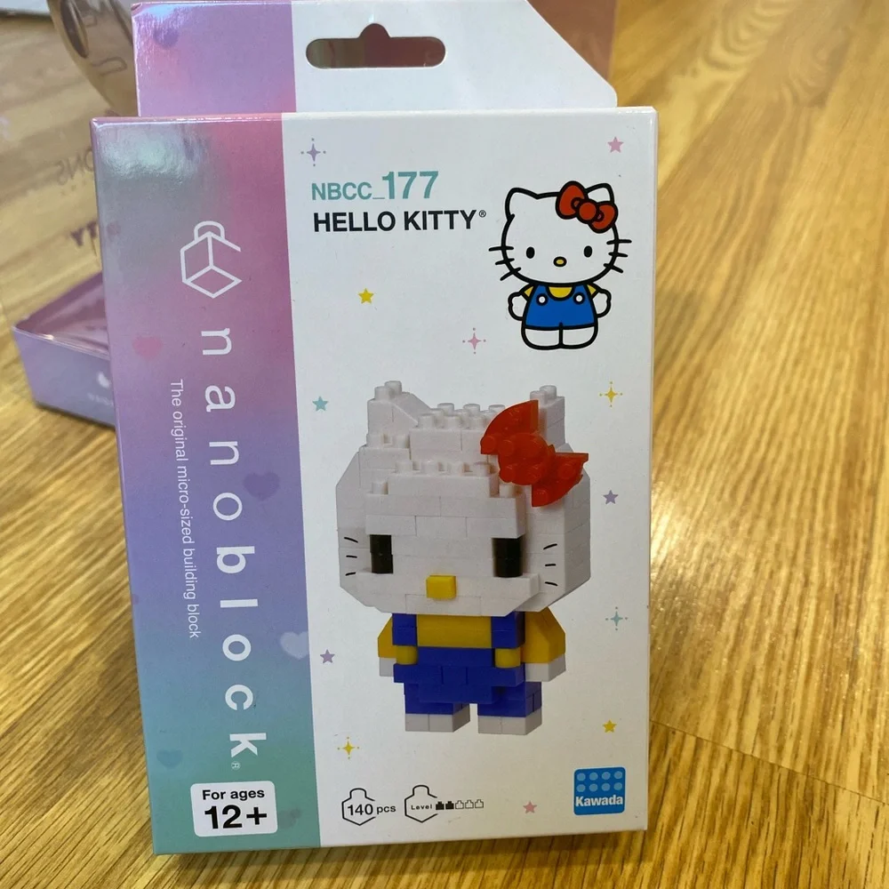 OG Hello Kitty 🐈‍⬛ limited edition Lego figurine NEW in box